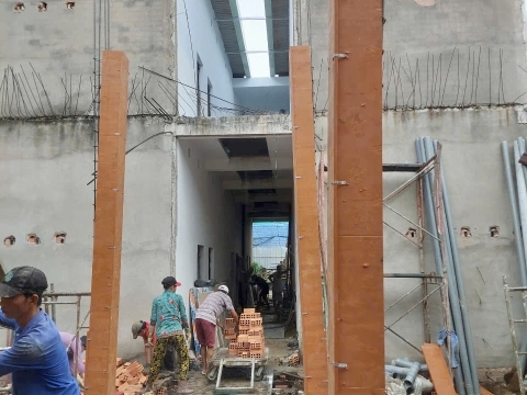 Thi Công & Hoàn Thiện Quy Mô Lớn